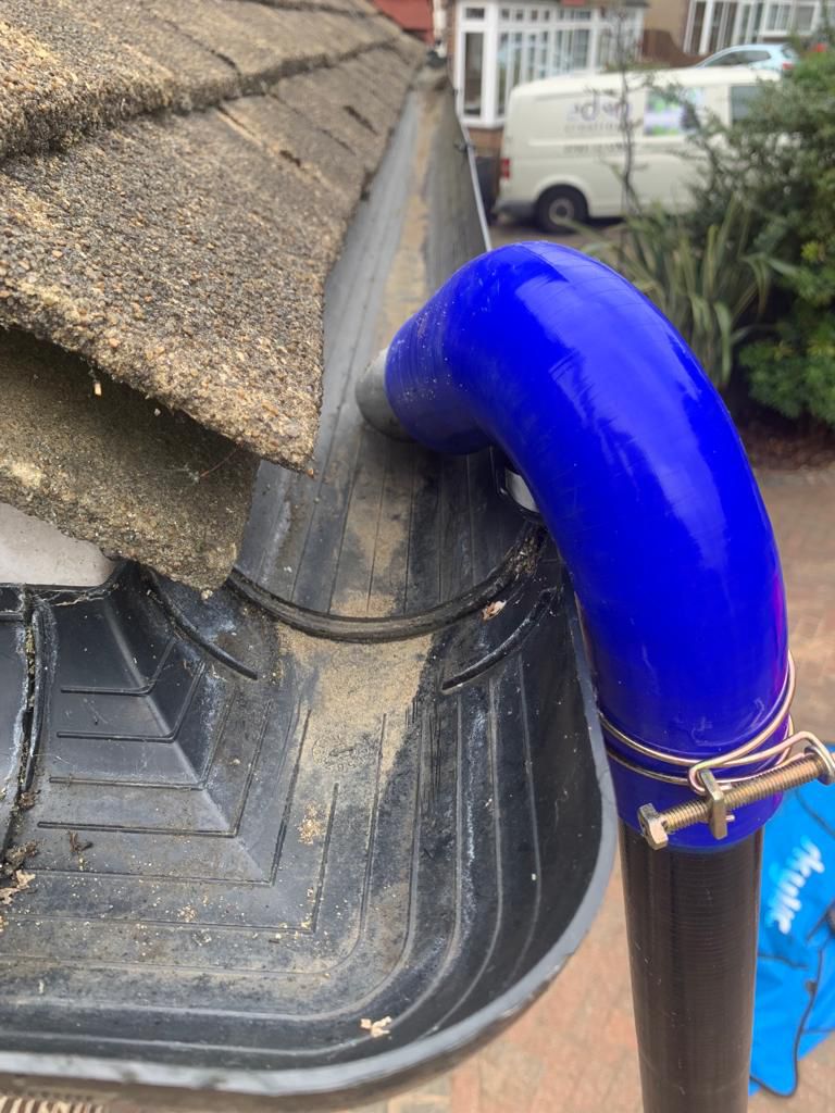 Gutter vacuum cleaning